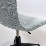 Begagnad stol med hjul från HAY modell AAC51 klädd i ljusgrönt tyg, Underrede i svart. Mått: Bredd 69 cm x Djup 69 cm x Höjd 74-87 cm. 
