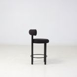 Begagnad barstol Fat Stool från Tom Dixon i svart. Mått: Sitthöjd 66 cm, höjd 89 cm, bredd 53 cm och djup 47 cm.