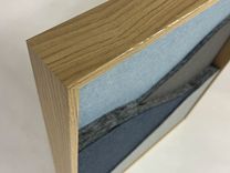 Begagnad väggabsorbent från Götessons, modell Landscape Coastline EcoSUND®, färg blå med ekram. Mått: bredd 52.4 cm och höjd 72.4 cm. 