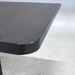Begagnat cafébord Feather från Edsbyn svart. Mått: bredd 80 cm, djup 80 cm och höjd 72 cm. 
