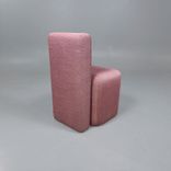 Begagnad stol med hjul Season från Viccarbe. Helklädd sits och rygg i mörkrosa. Med dolda hjul. Mått: bredd 52,5 cm, djup 56 cm, höjd 80 cm. 