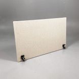 Begagnad bordsskärm Dezibel från Zilenzio i beige textil. Mått: Bredd 120 cm, djup 4,5 cm, höjd 70 cm. 