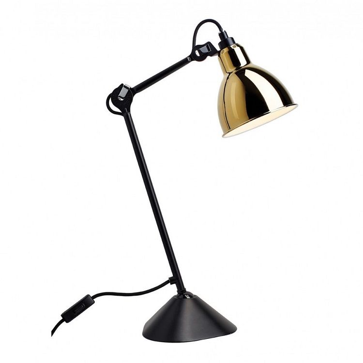 Begagnad bordslampa Lampe Gras N205 från DCW éditions i mässing med svart bas. Mått: Höjd: 65 cm, Lamphuvud: 14 cm i diameter, Fot: Ca 17 cm i diameter.